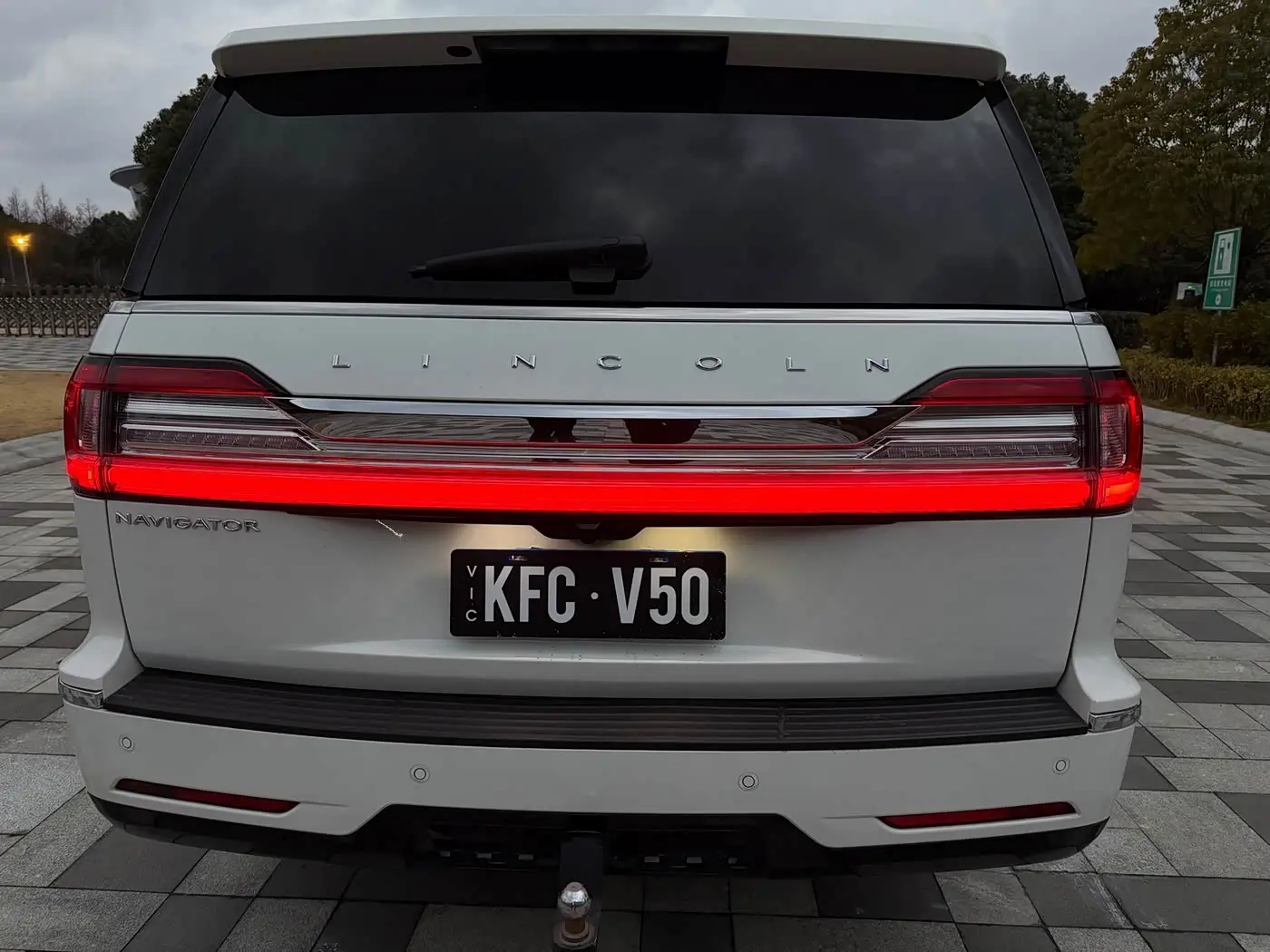 Lincoln Navigator 2020 — Photo 9/10