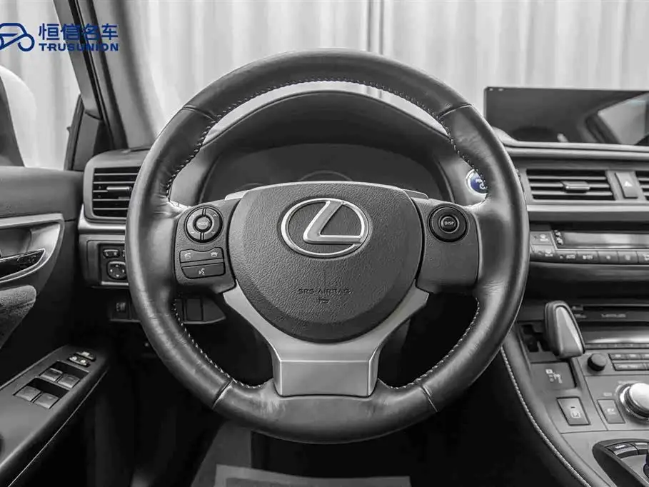 Lexus CT 2018 — Фото 17/20