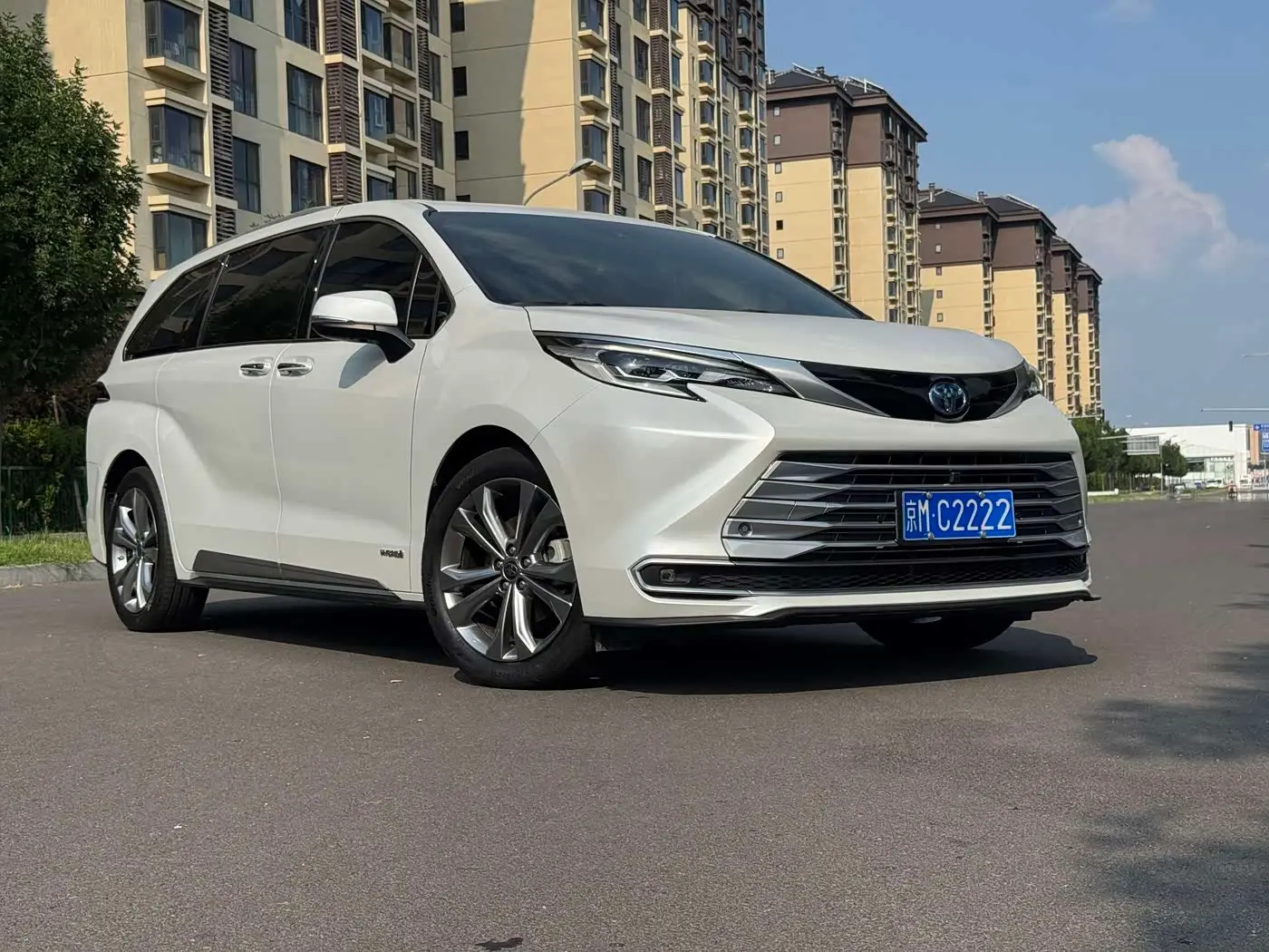 Toyota Sienna 2023 — Photo 3/20