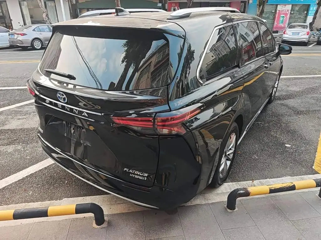 Toyota Sienna 2022 — Photo 6/19