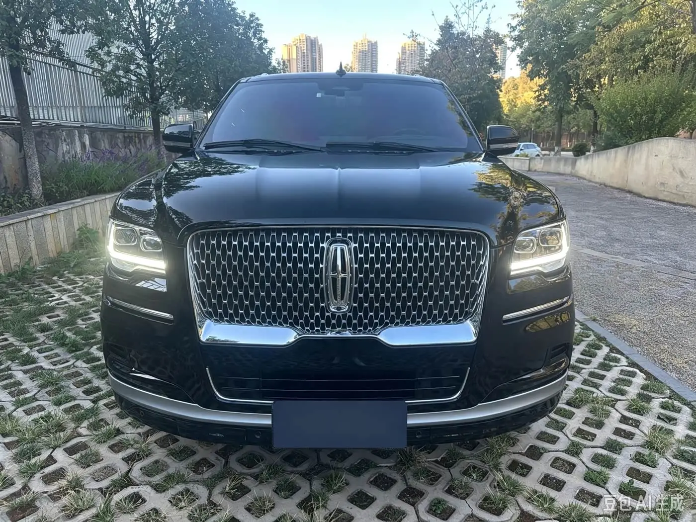 Lincoln Navigator 2024 — Photo 3/20