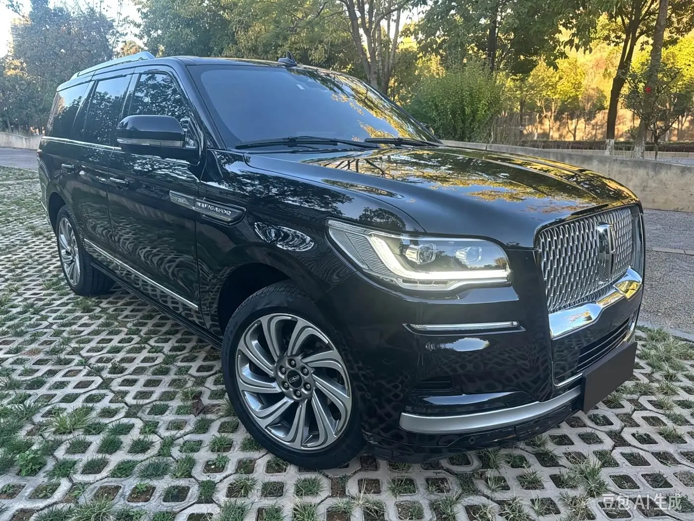Lincoln Navigator 2024 — Photo 2/20