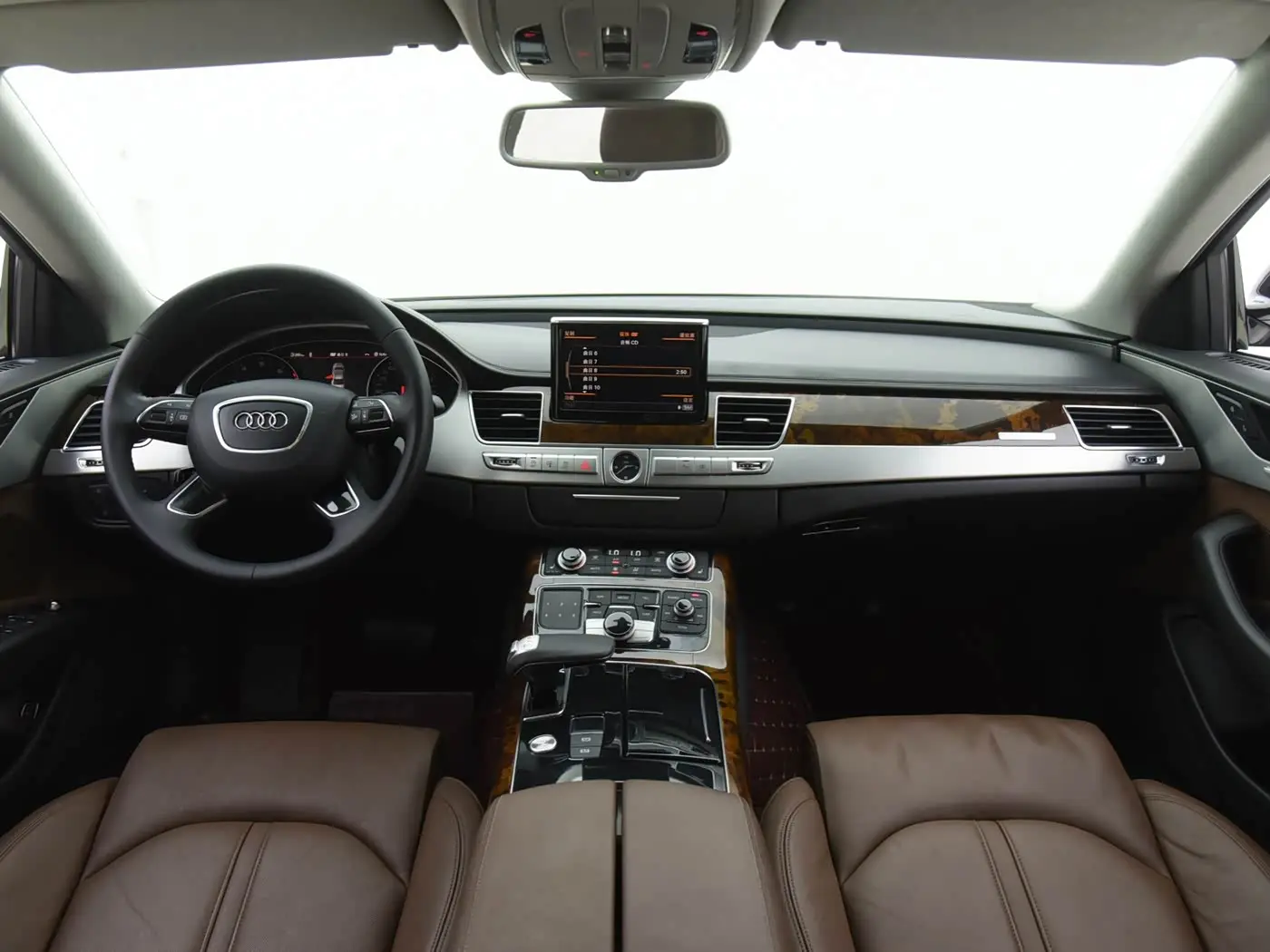 Audi A8 2013 — Photo 14/17