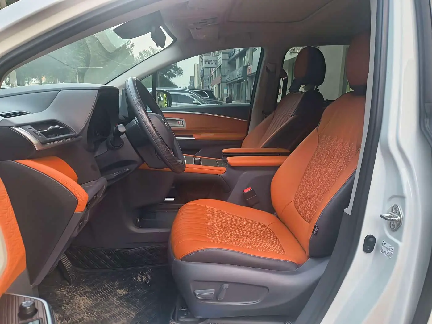 Toyota Granvia 2024 — Photo 14/20