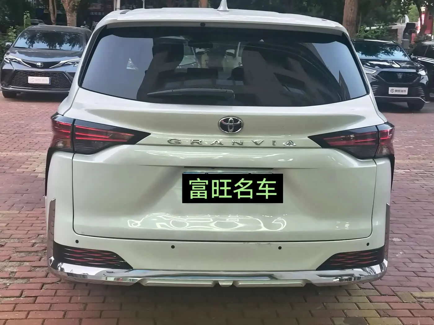 Toyota Granvia 2024 — Photo 6/20