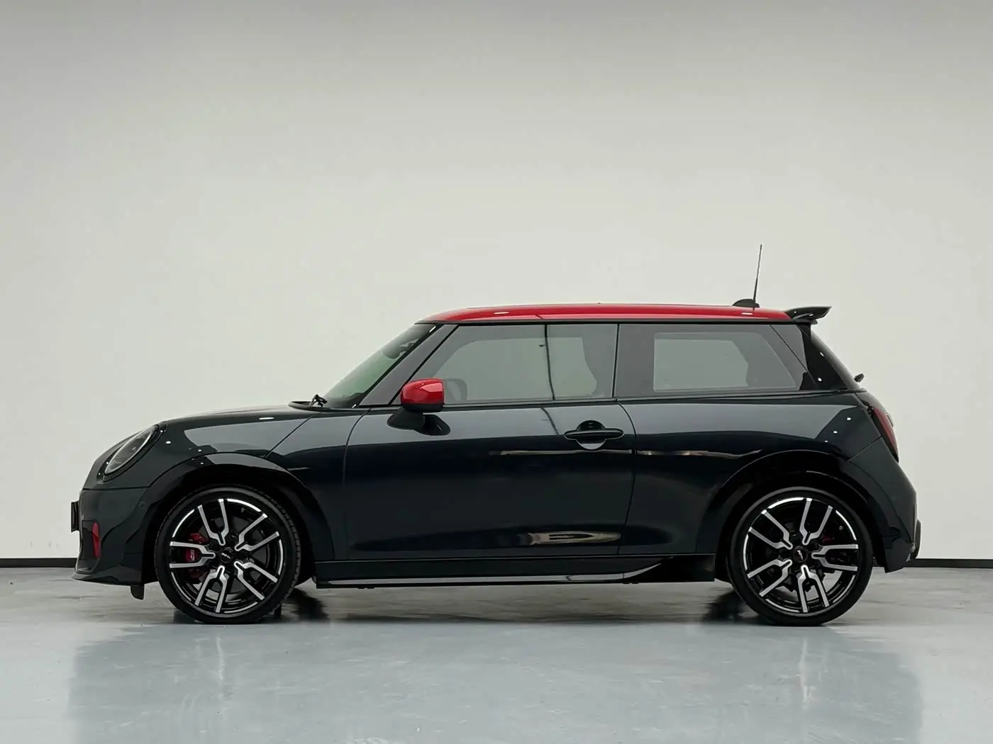 MINI JCW 2025 — Фото 7/19