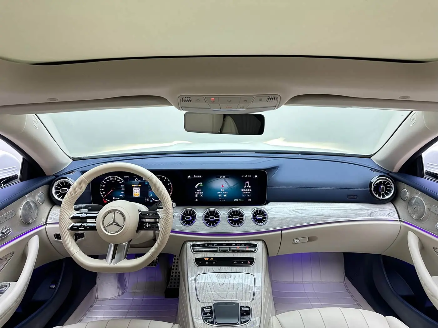 Mercedes-Benz E-Class 2024 — Фото 19/20
