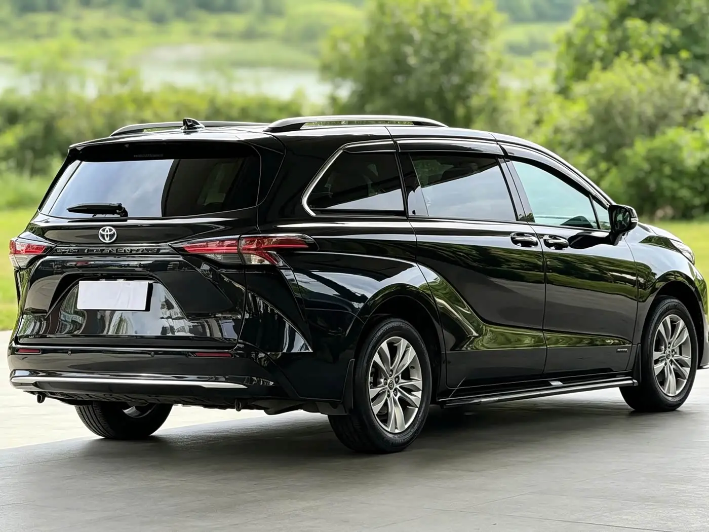 Toyota Sienna 2022 — Photo 4/18
