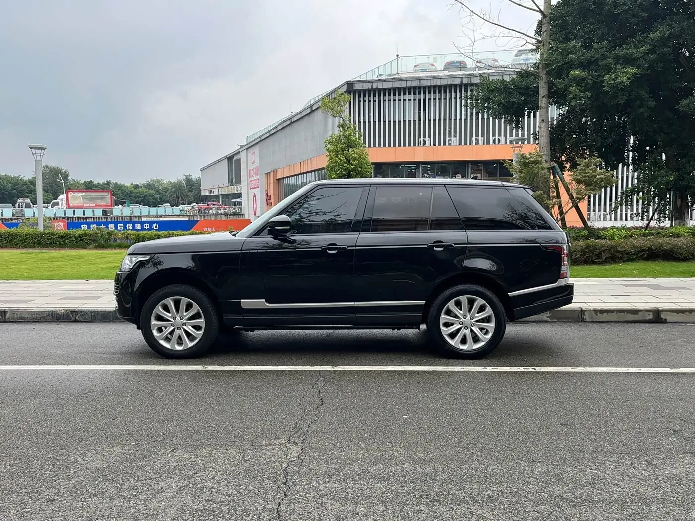 Land Rover Range Rover 2017 — Photo 12/14