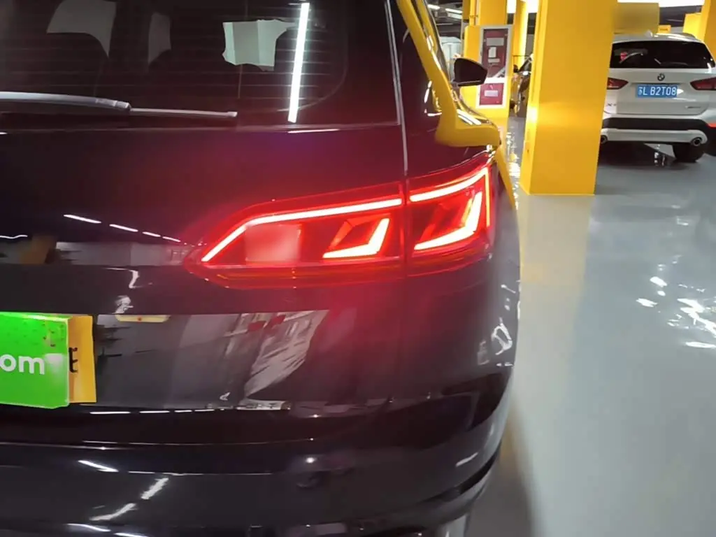 Volkswagen Touareg 2022 — Photo 7/19