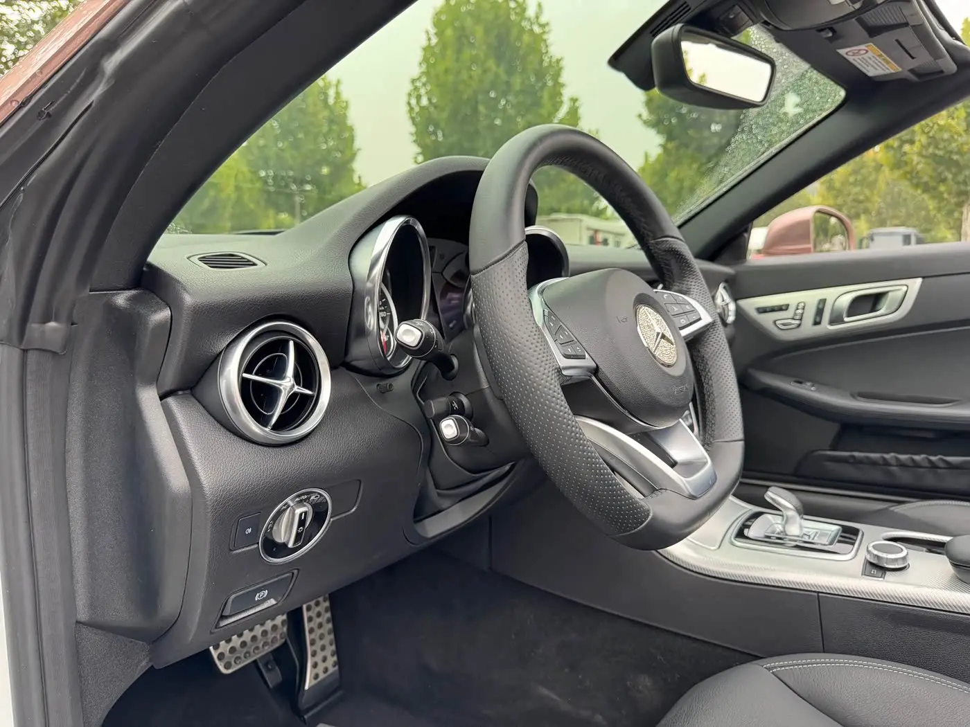 Mercedes-Benz SLC 2019 — Photo 9/20