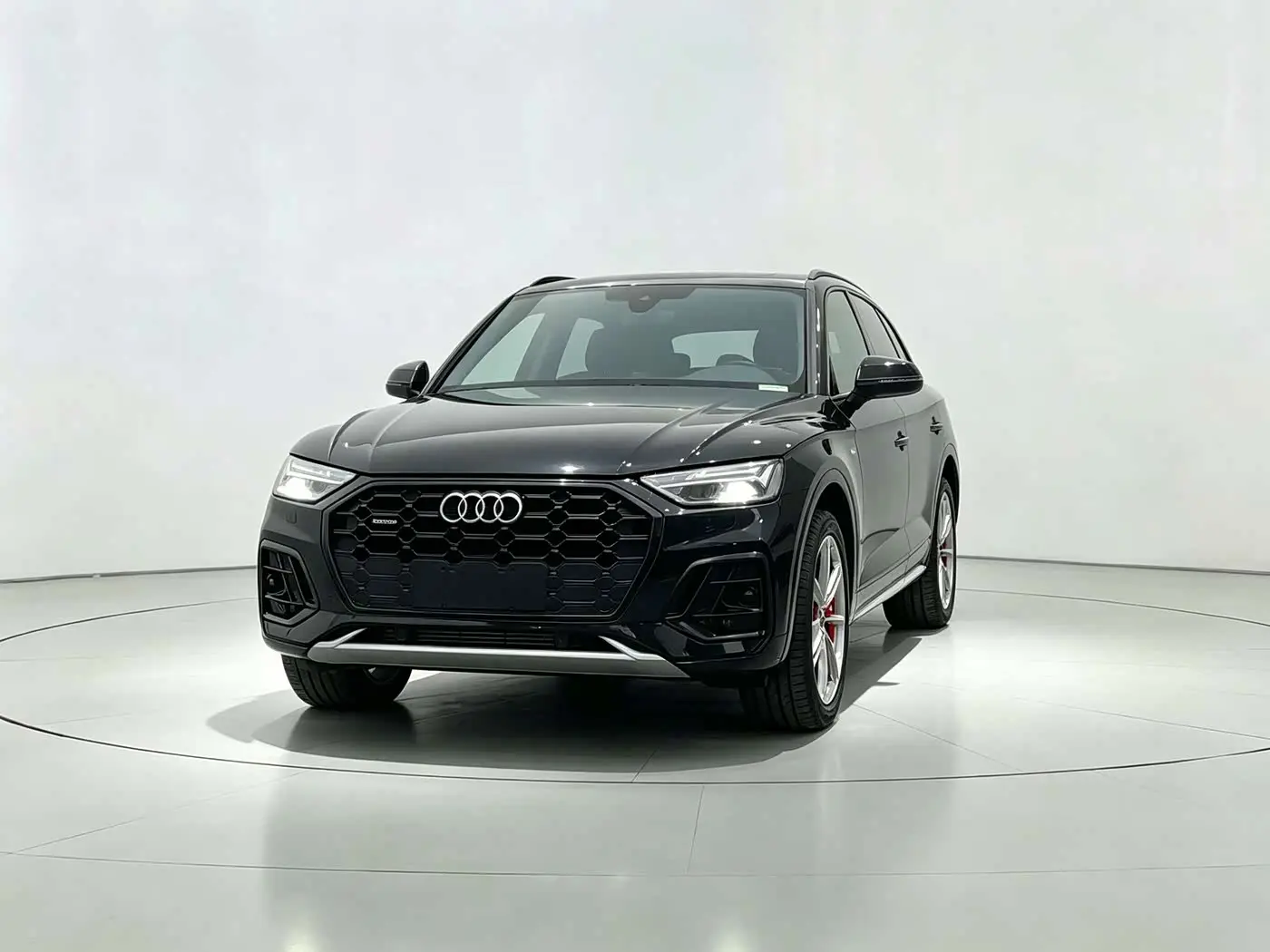 Audi Q5L 2024 — Photo 3/9