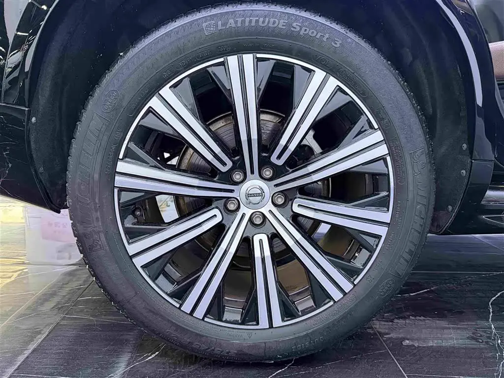 Volvo XC90 2020 — Фото 19/20