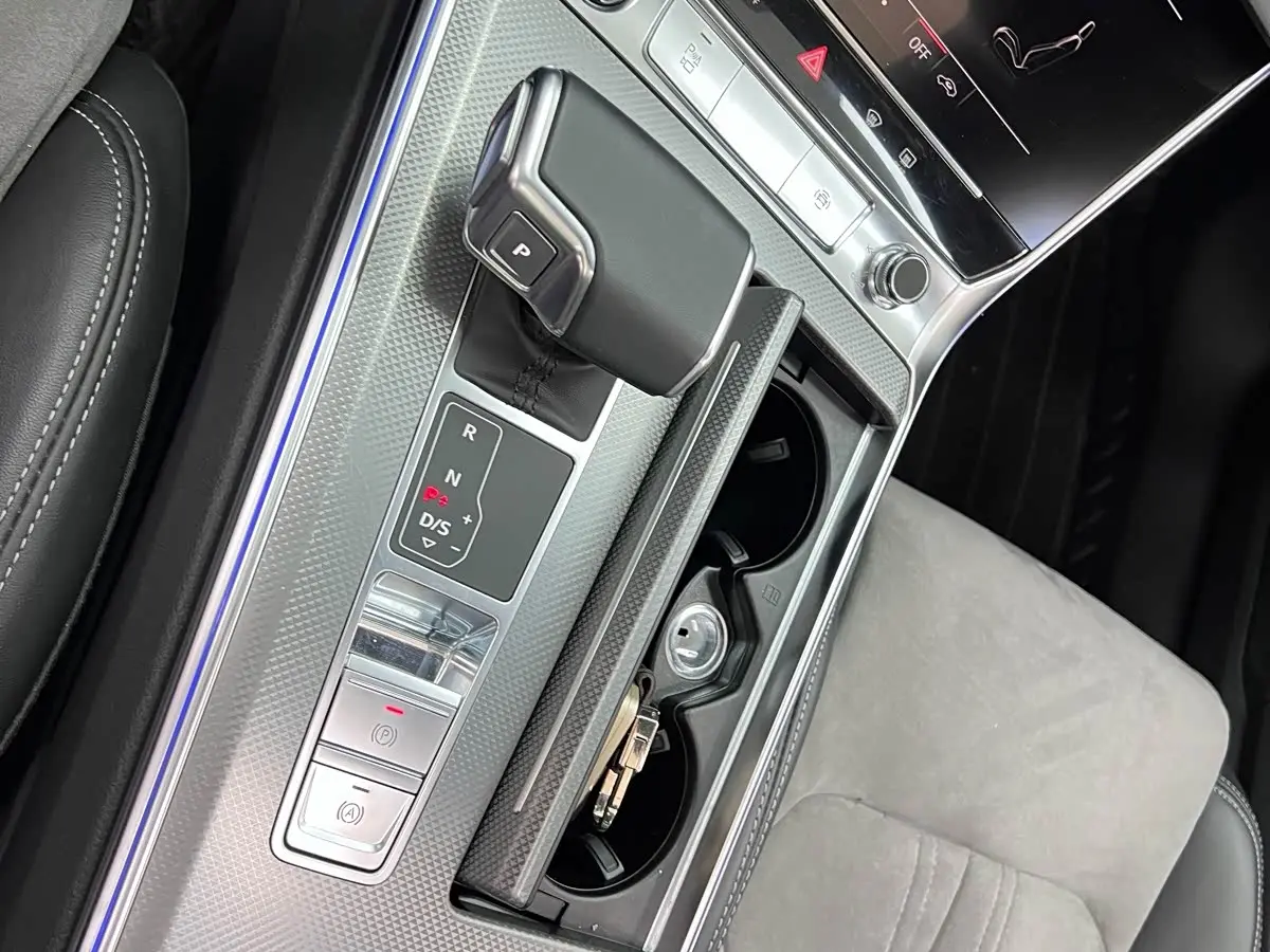 Audi A6L 2025 — Photo 18/20