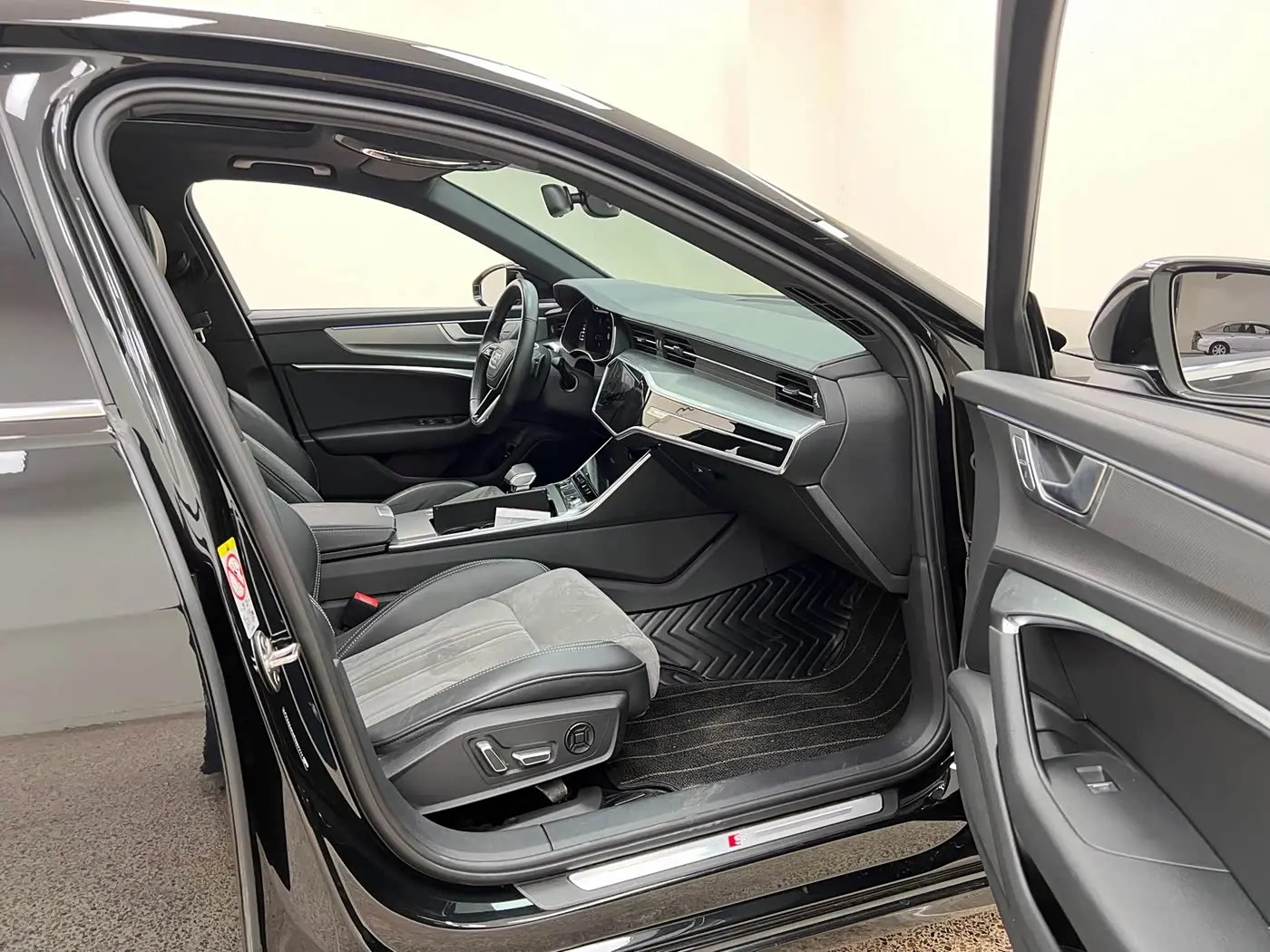 Audi A6L 2025 — Photo 20/20