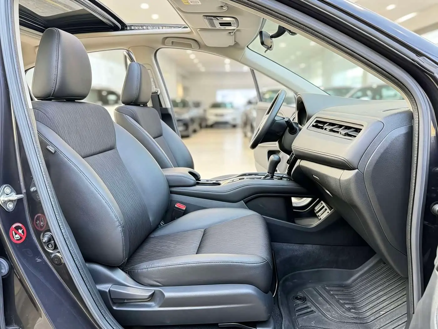 Honda Vezel 2022 — Фото 11/17