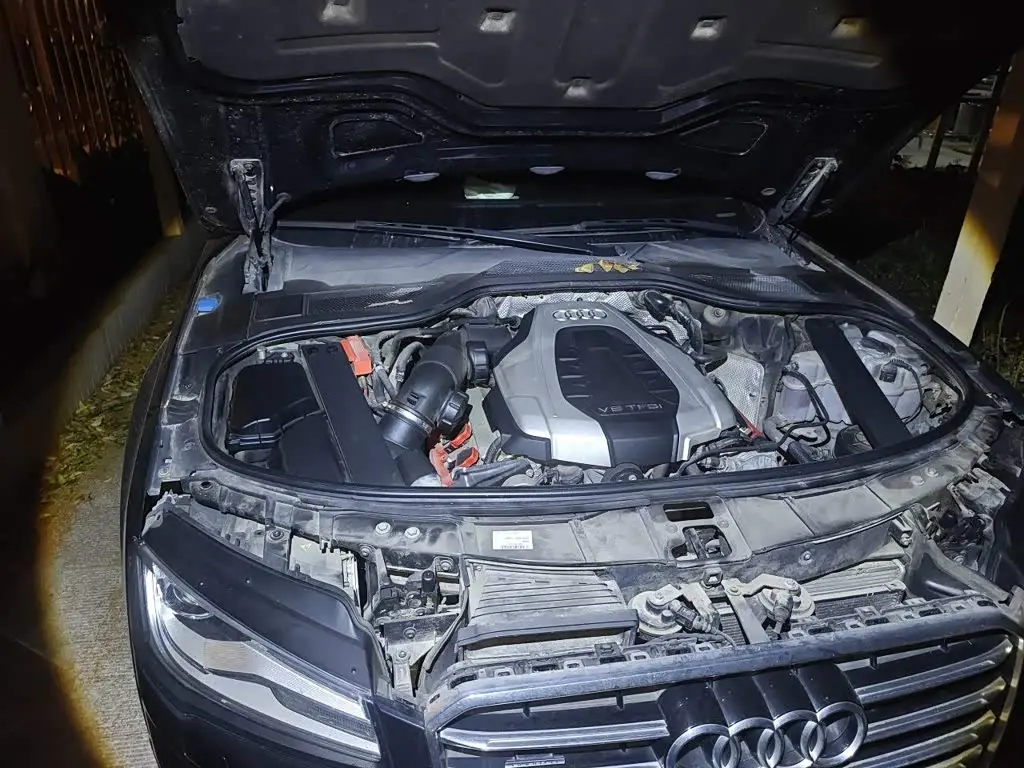 Audi A8 2015 — Фото 20/20