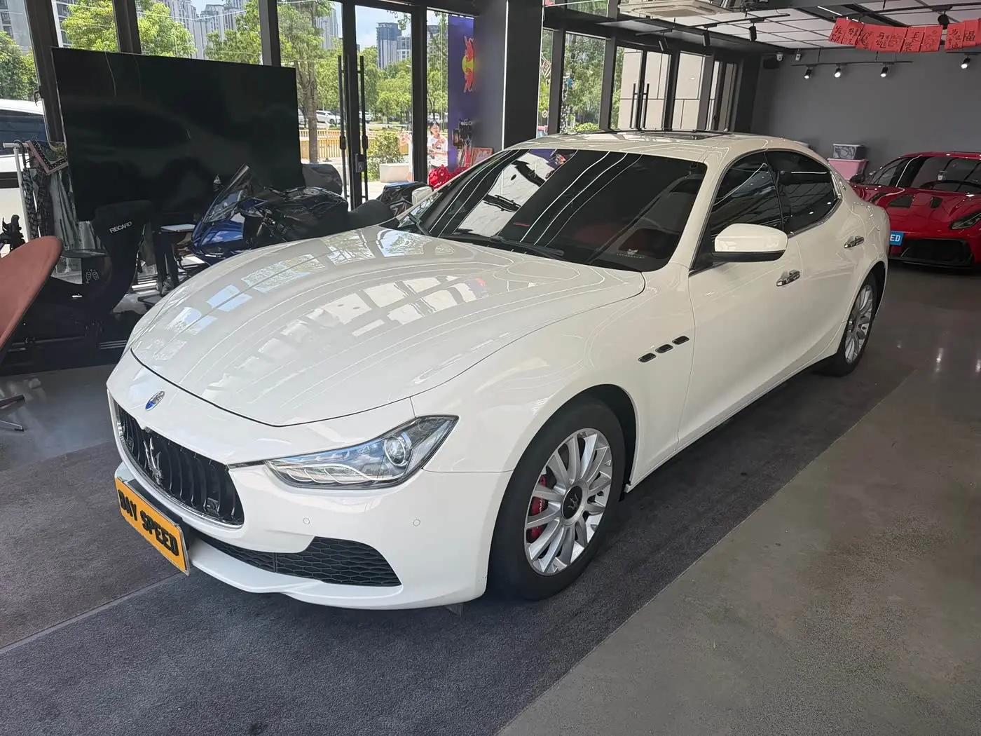 Maserati Ghibli 2017 — ფოტო 1/19