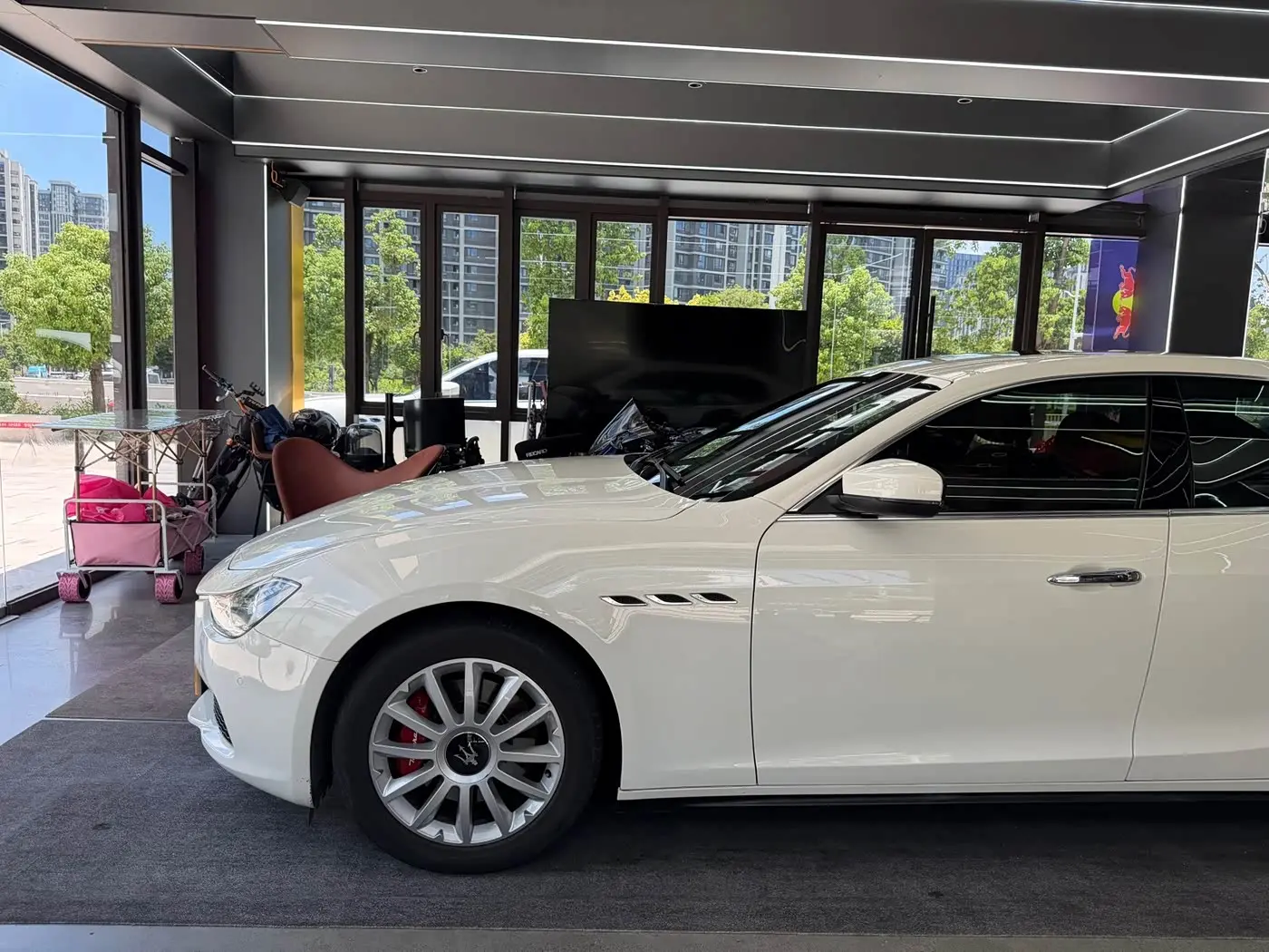 Maserati Ghibli 2017 — ფოტო 15/19