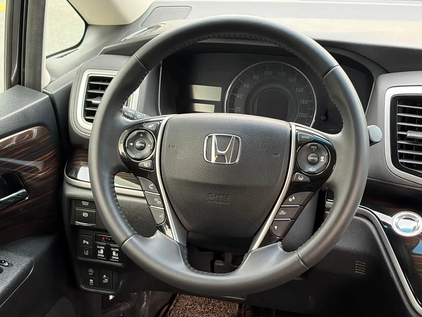 Honda Odyssey 2018 — Şəkil 20/20
