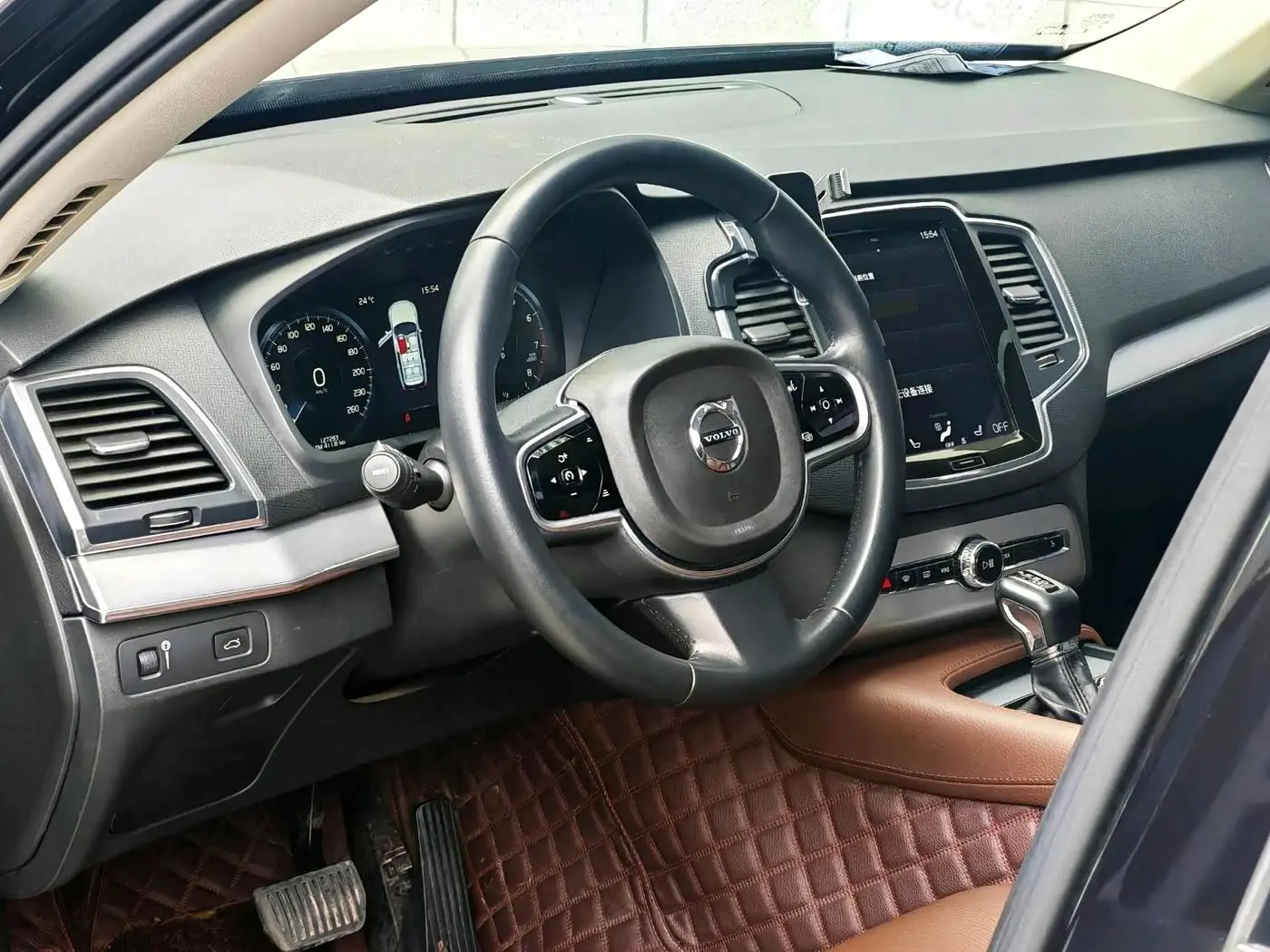 Volvo XC90 2018 — Фото 12/15