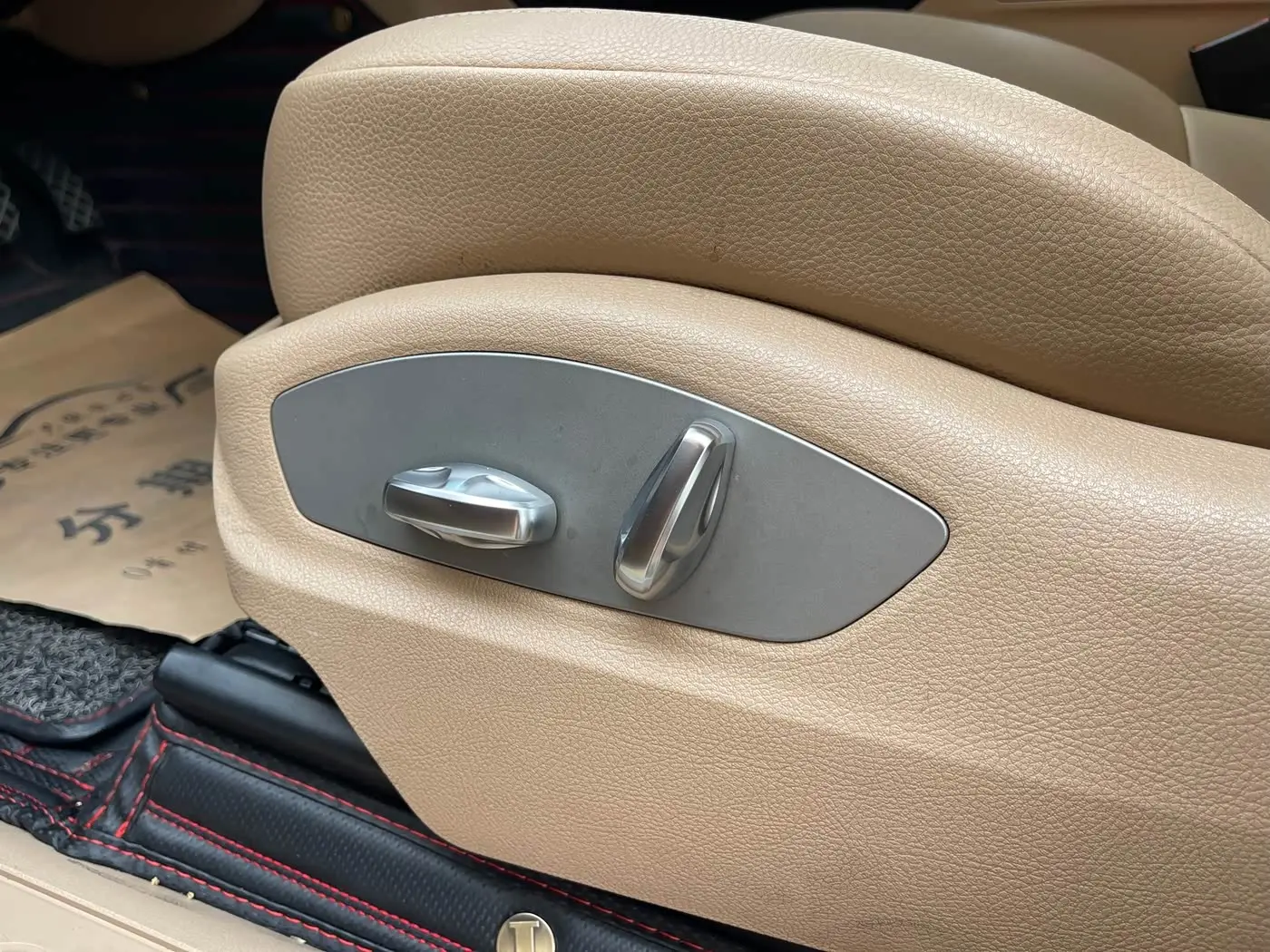 Porsche Macan 2020 — Photo 19/20