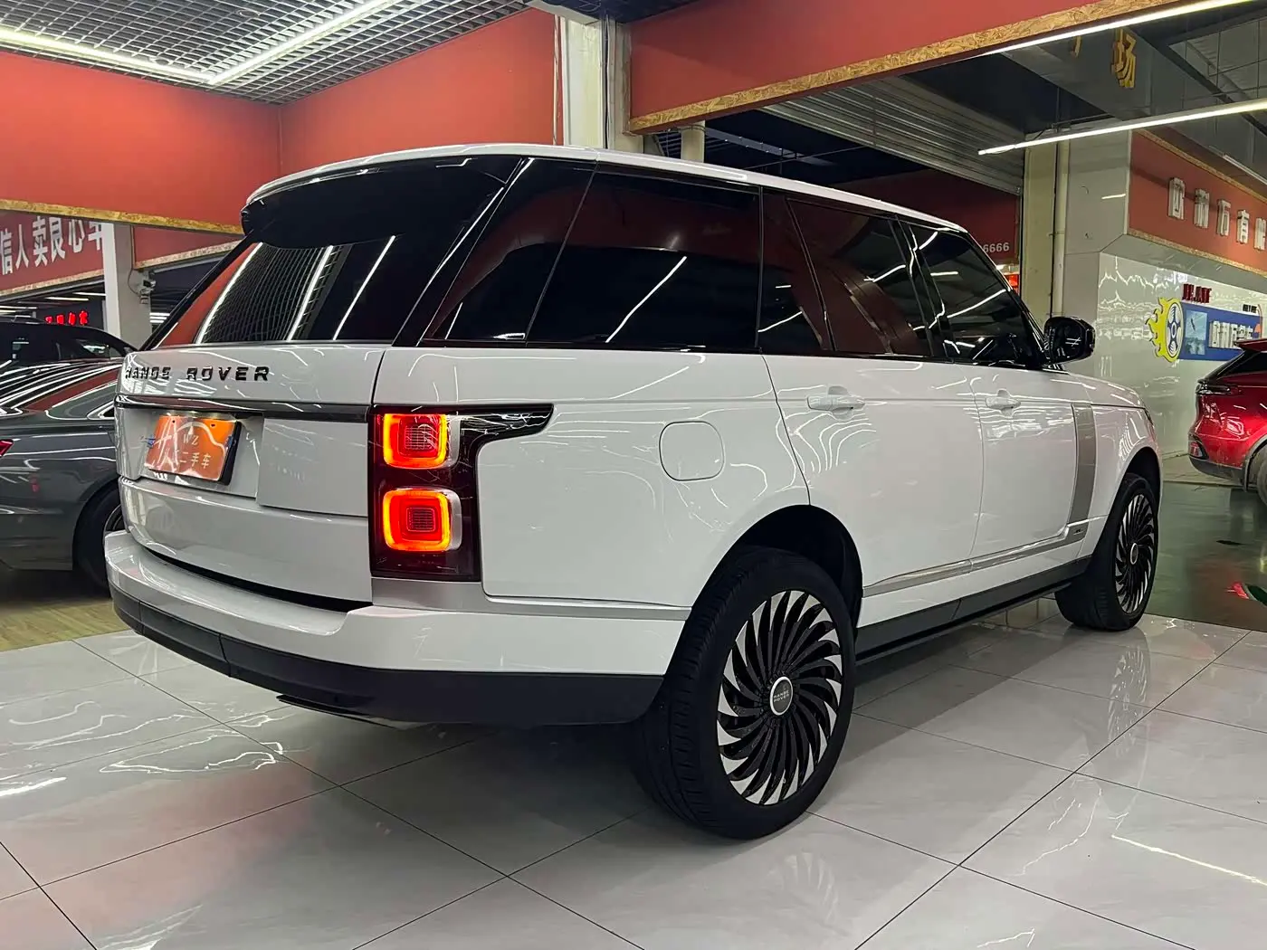 Land Rover Range Rover 2020 — Photo 10/10
