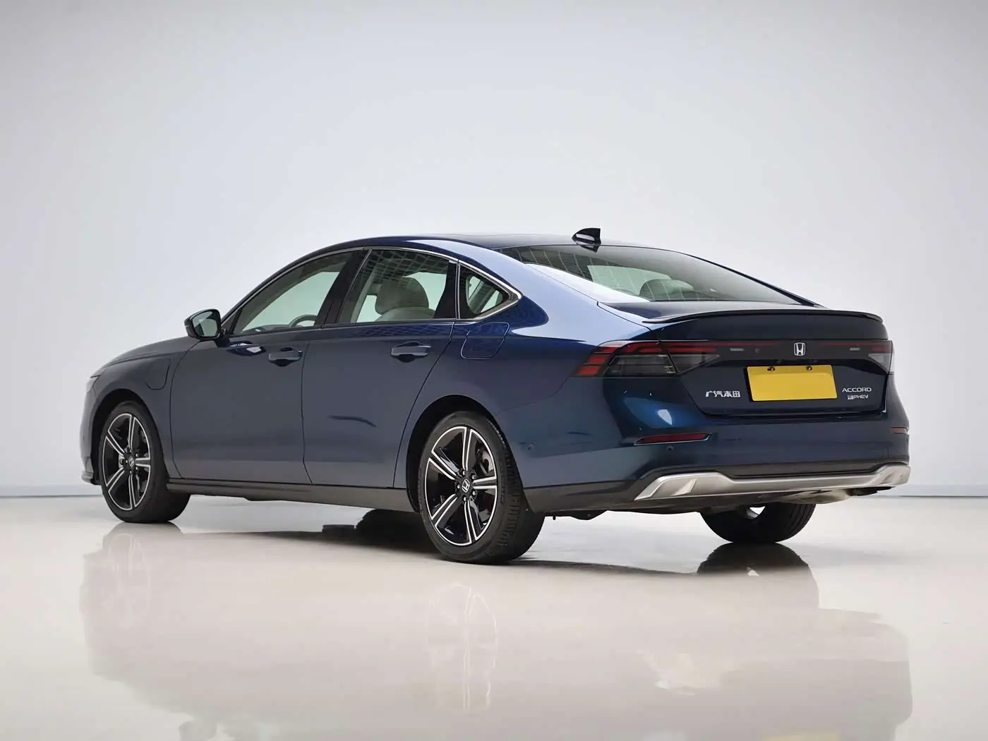 Honda Accord New Energy 2023 — Photo 4/20