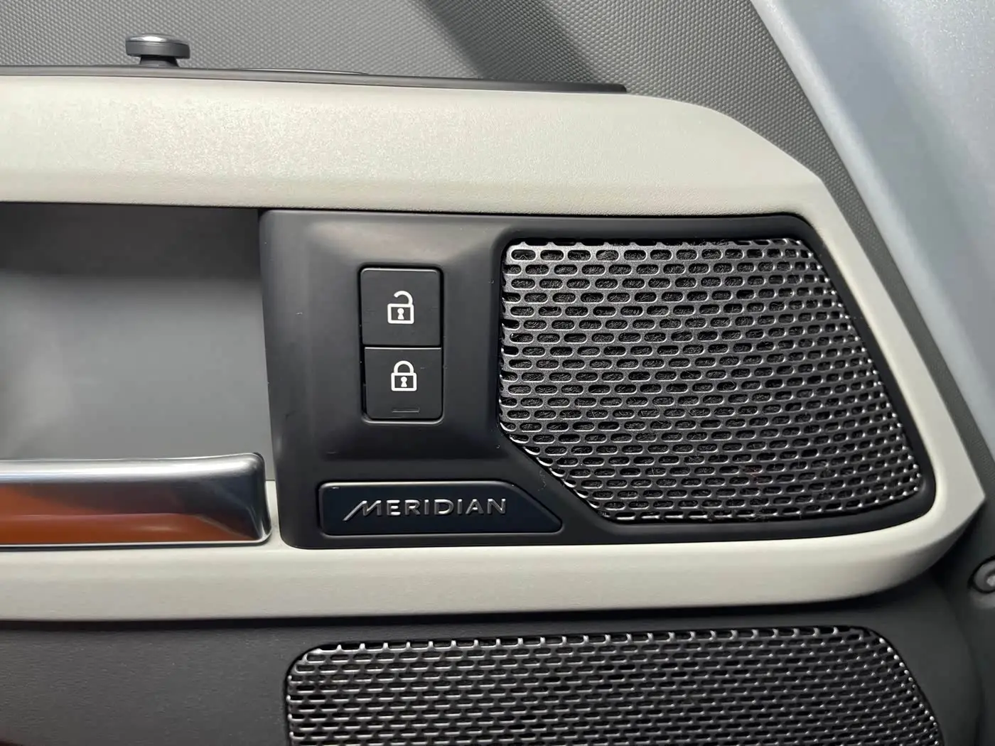 Land Rover Defender 2021 — Şəkil 12/20