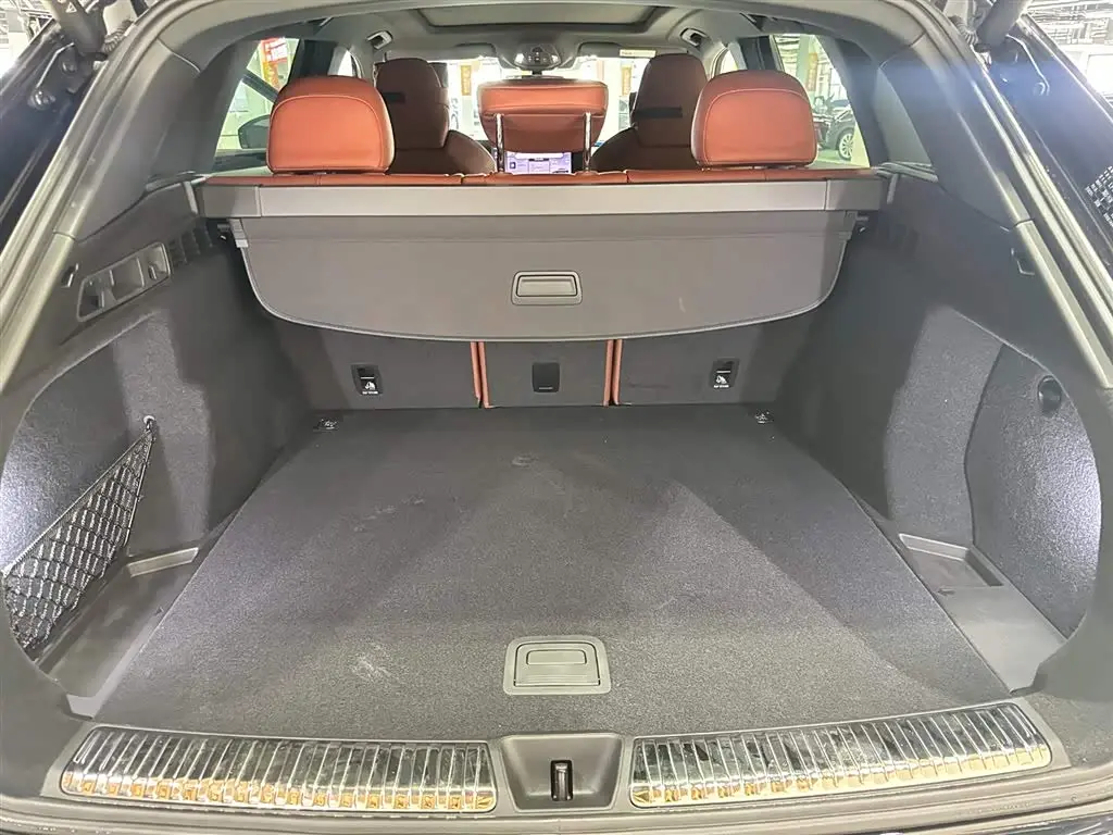 Audi Q5L 2025 — Photo 6/17