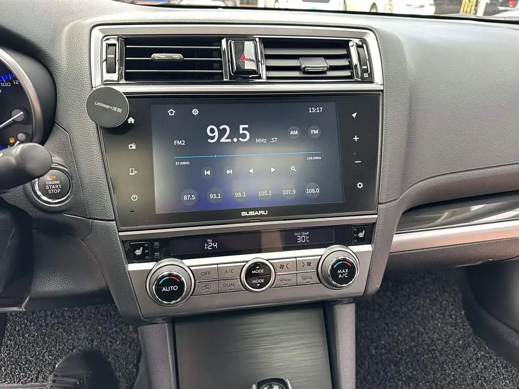 Subaru Legacy 2017 — Фото 11/18