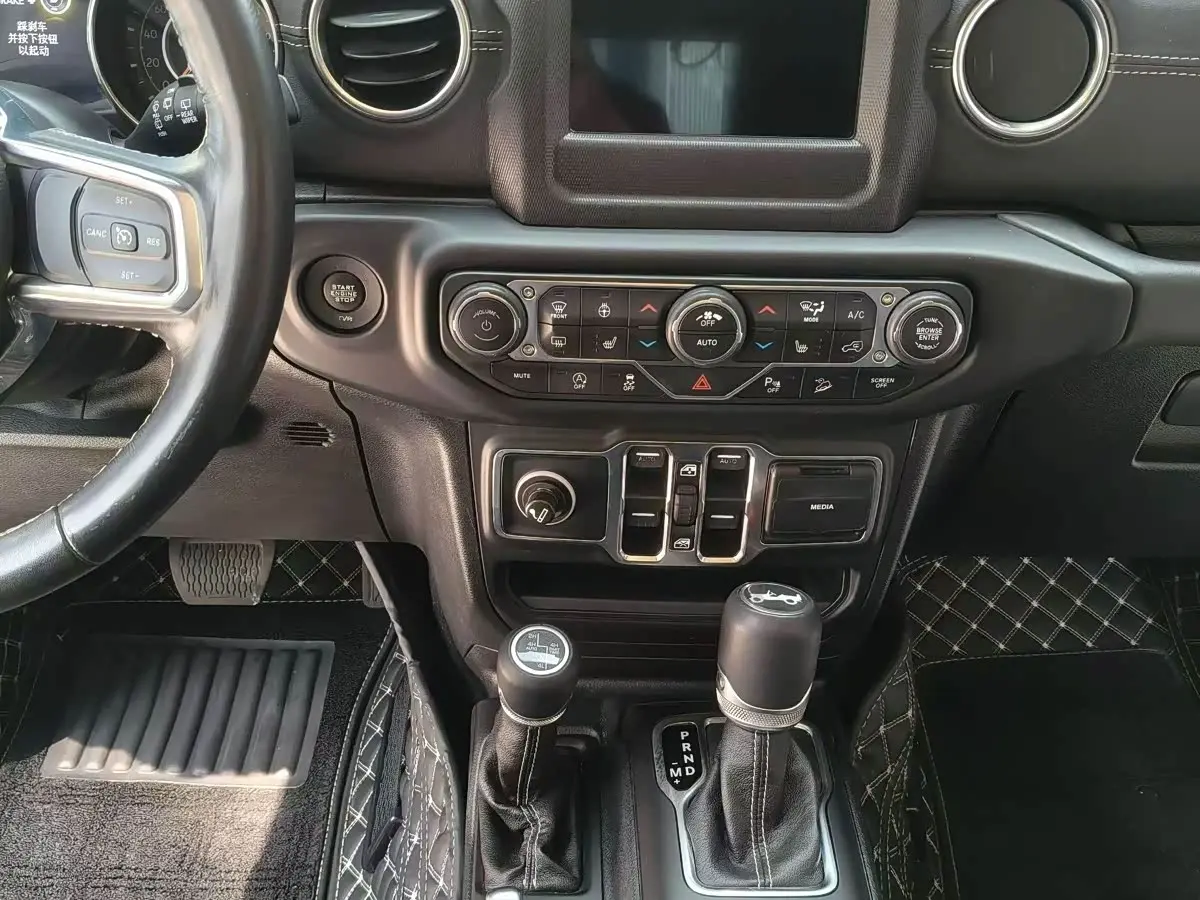Jeep Wrangler 2019 — Фото 6/9