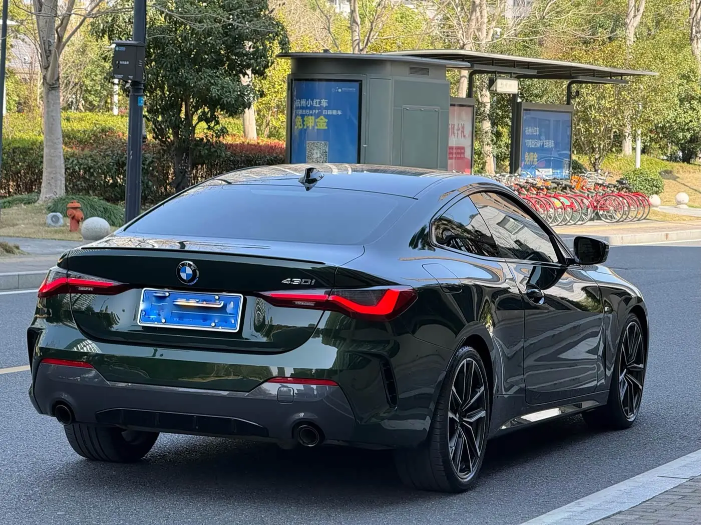 BMW 4 Series 2023 — Фото 8/17