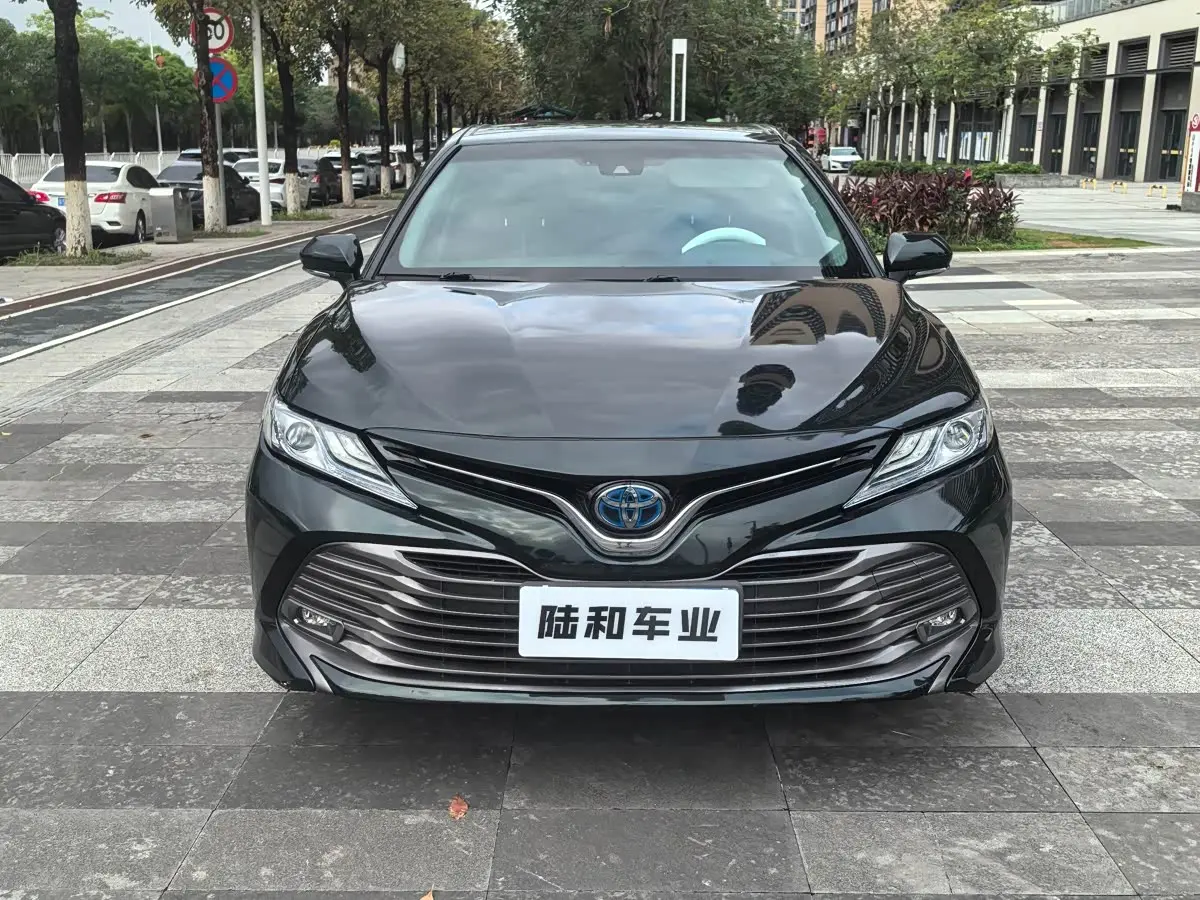 Toyota Camry 2020 — Şəkil 2/14