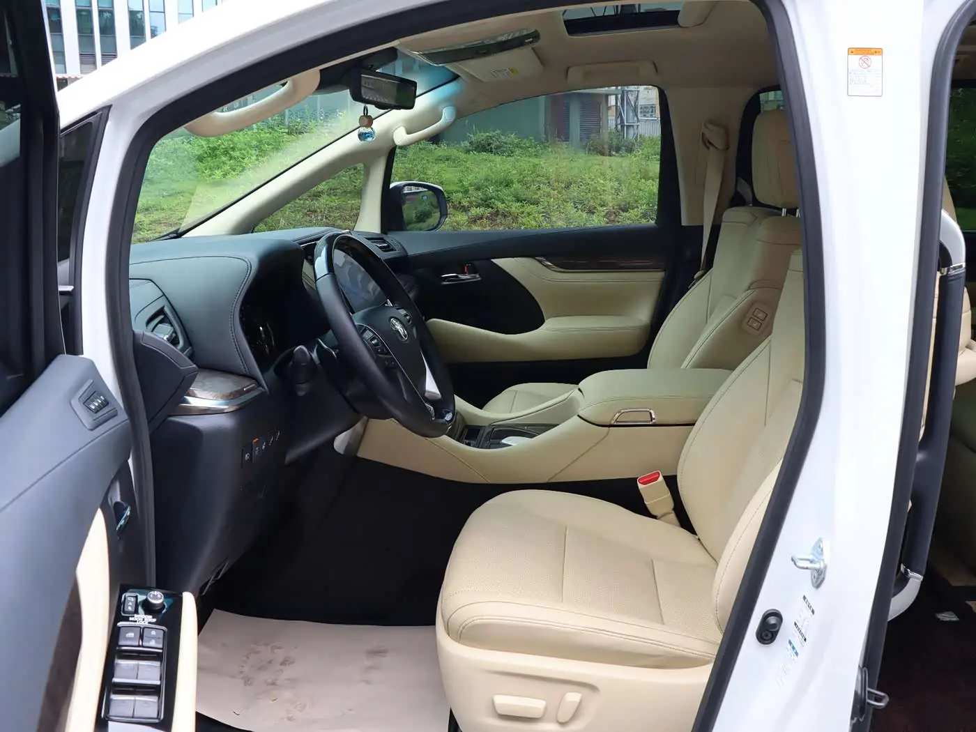 Toyota Vellfire 2022 — Фото 11/19