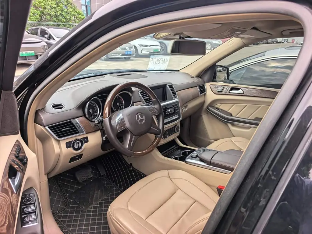Mercedes-Benz GL-Class 2014 — Photo 7/13