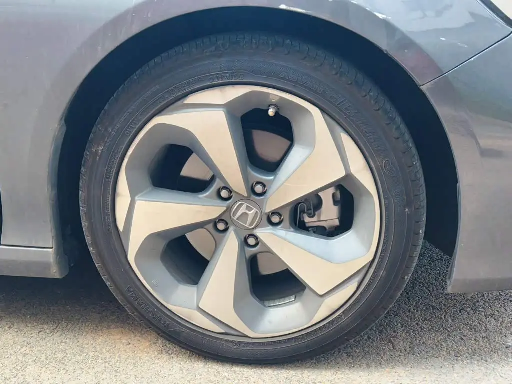 Honda Accord 2020 — Photo 8/20