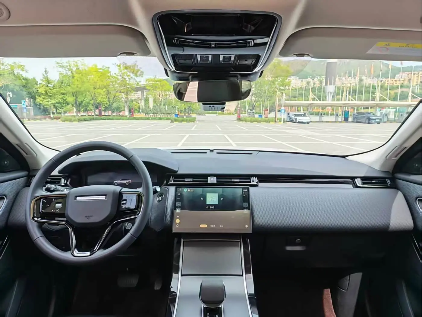 Land Rover Range Rover Velar 2024 — Фото 5/9