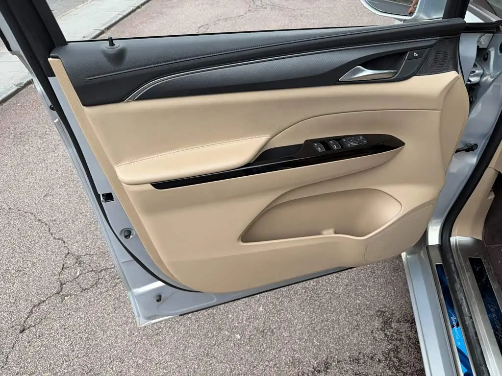 Buick GL8 New Energy 2025 — Photo 6/14