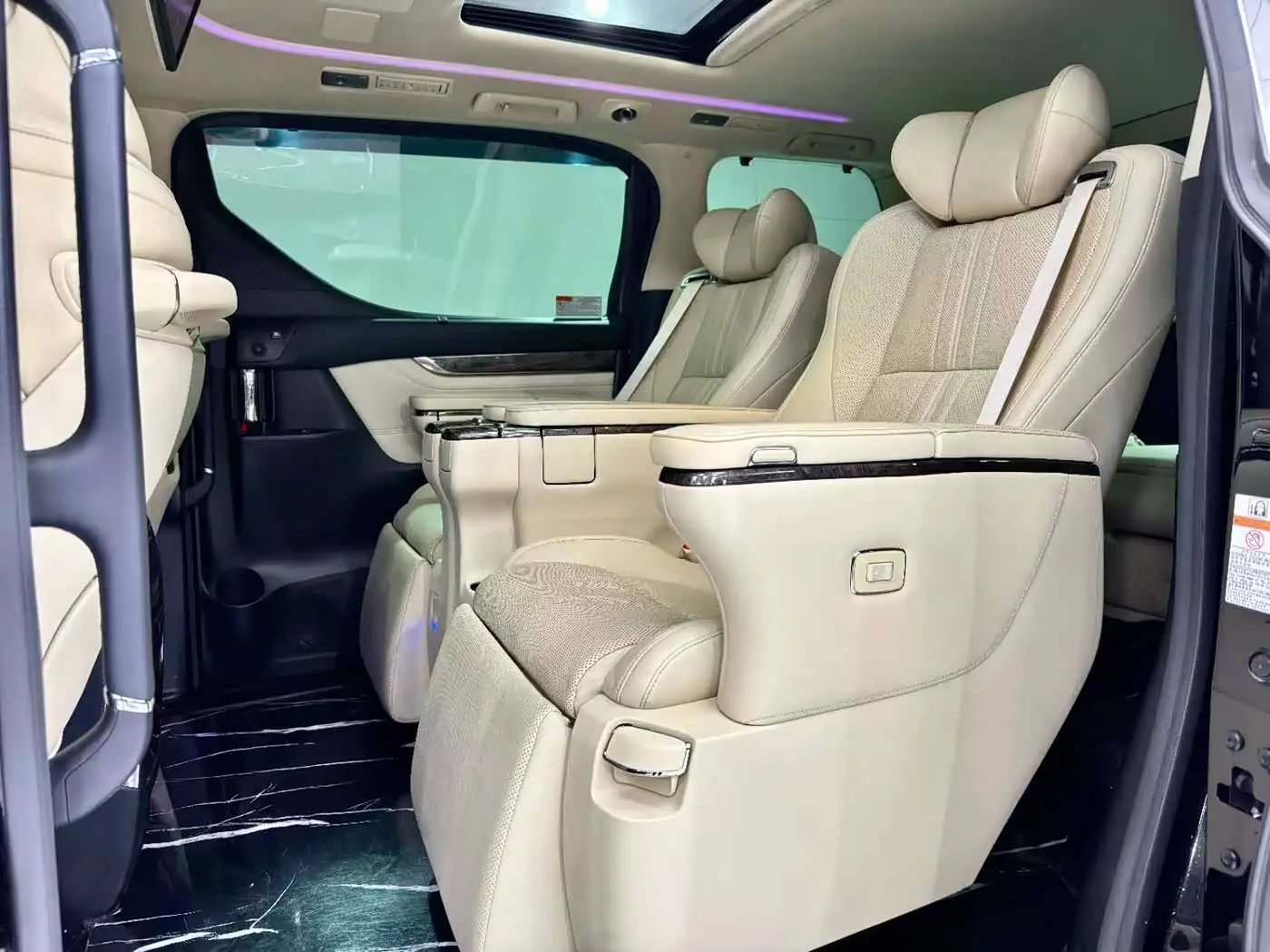 Toyota Alphard 2020 — Фото 4/12