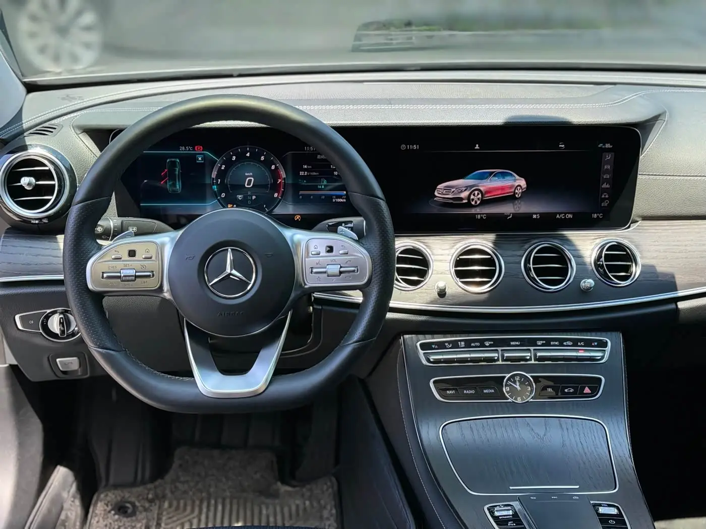 Mercedes-Benz E-Class 2020 — Photo 12/20