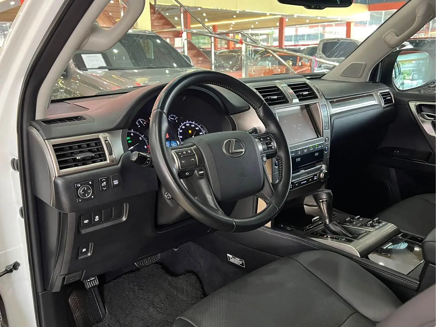 Lexus GX 2015 — Photo 7/16