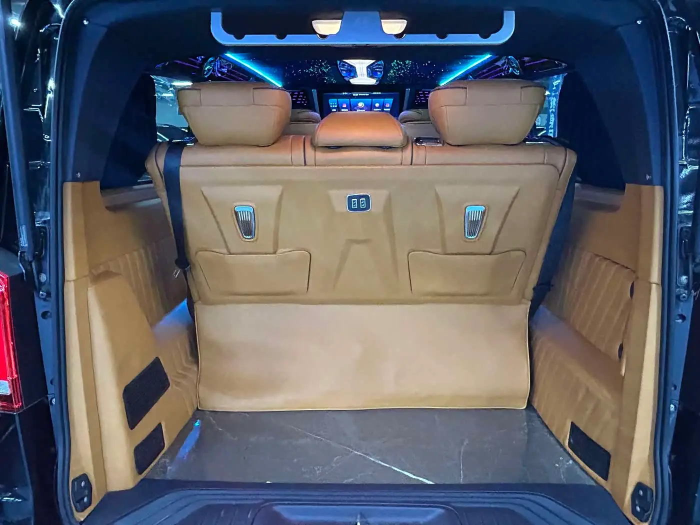 Mercedes-Benz Vito 2023 — Photo 19/20