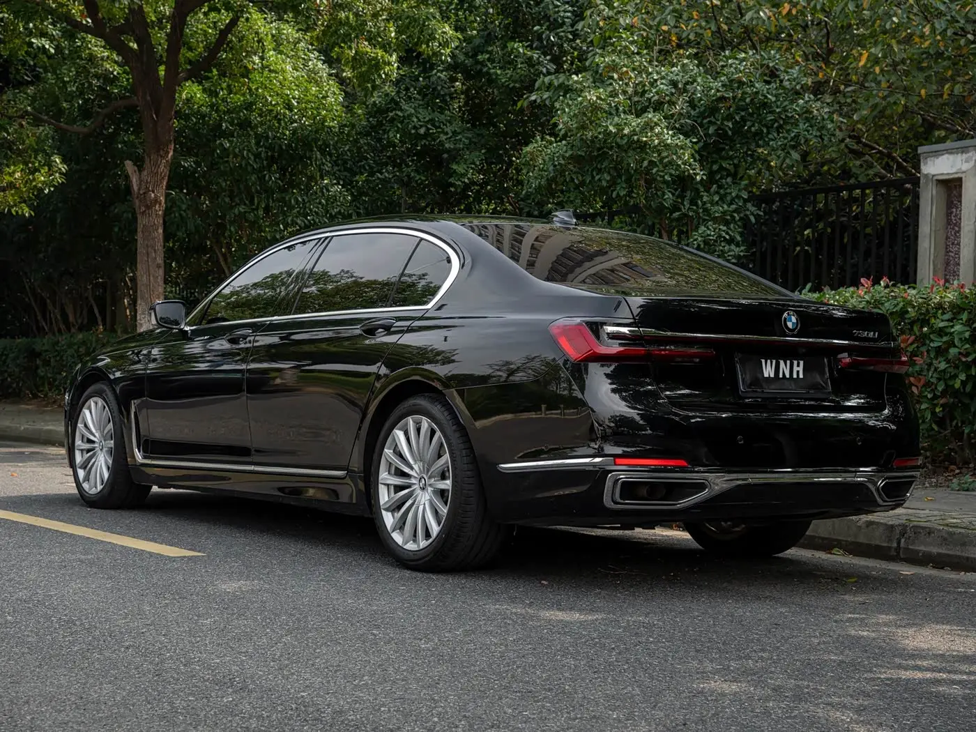 BMW 7 Series 2021 — Photo 5/17