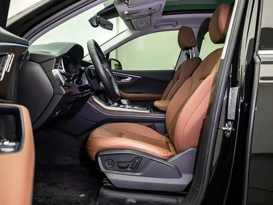 Audi Q7 2024 — Photo 10/20