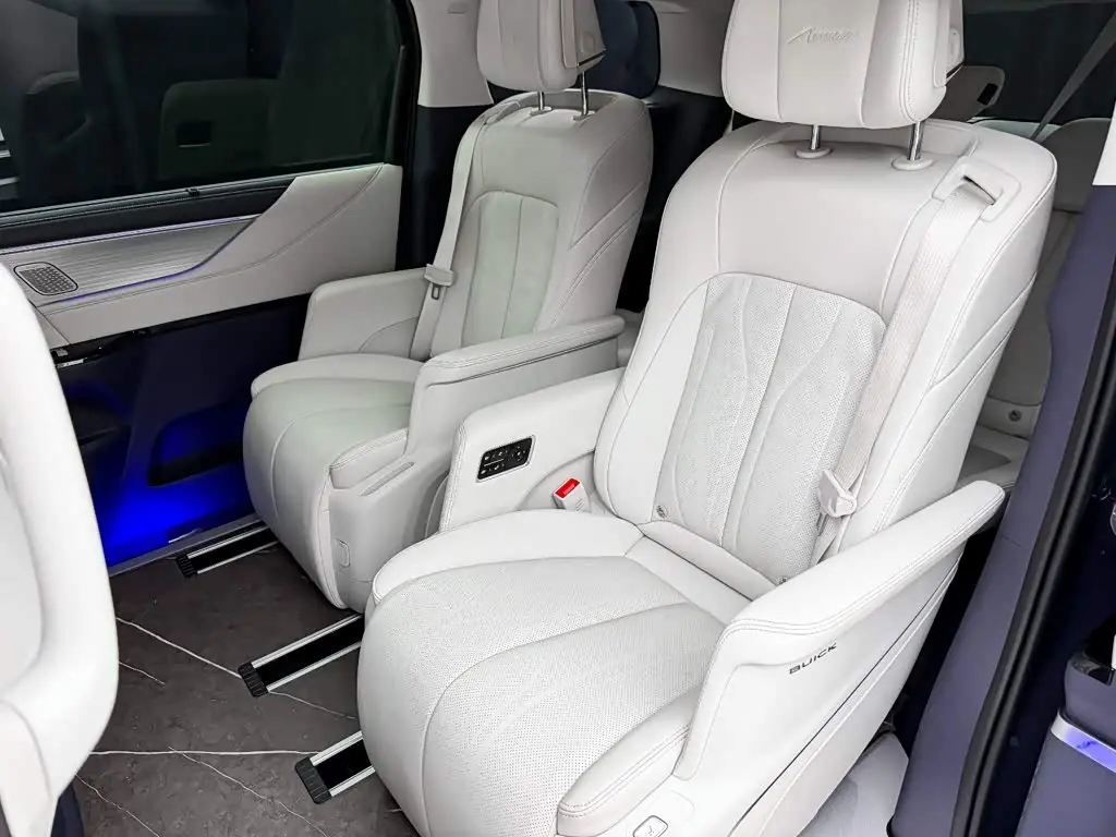Buick GL8 New Energy 2025 — Photo 7/17