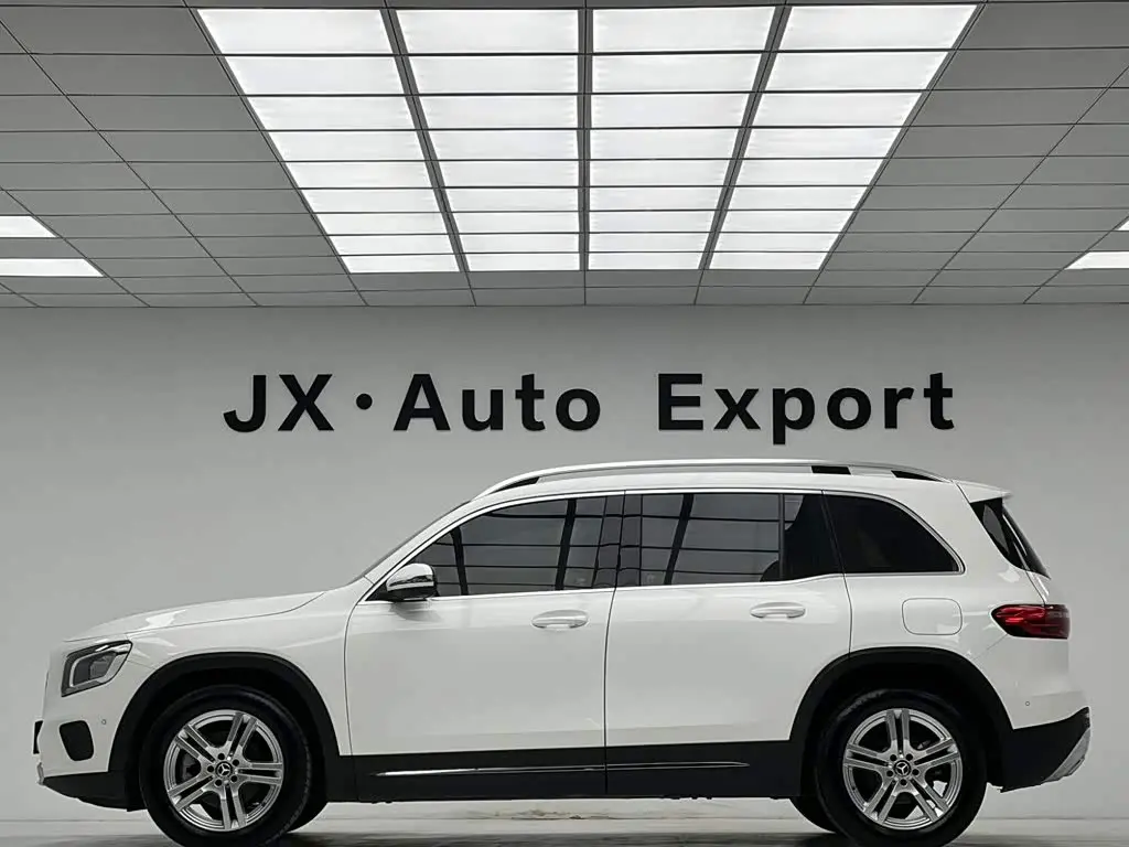 Mercedes-Benz GLB 2021 — Photo 8/20