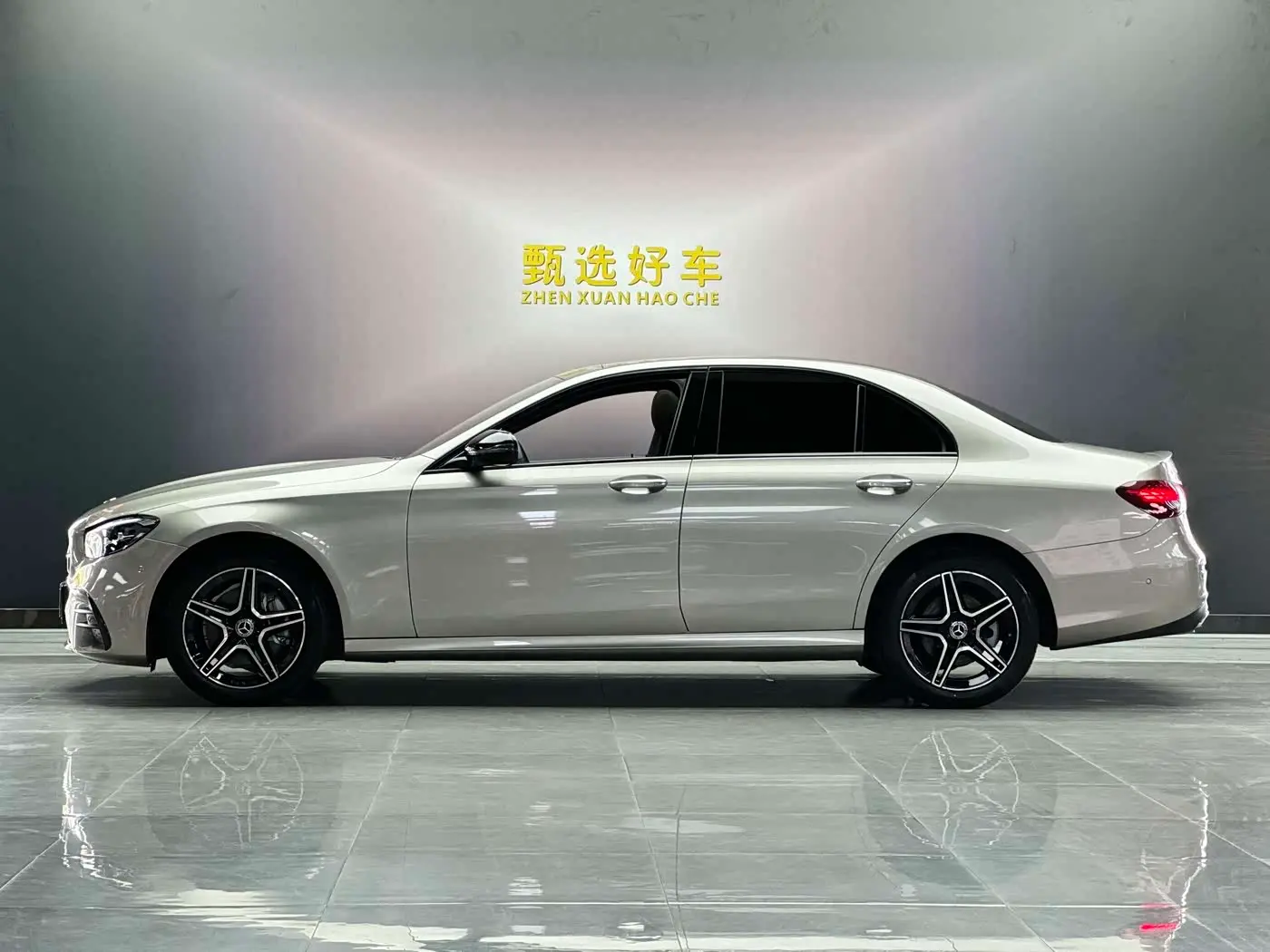 Mercedes-Benz E-Class 2021 — Photo 4/10