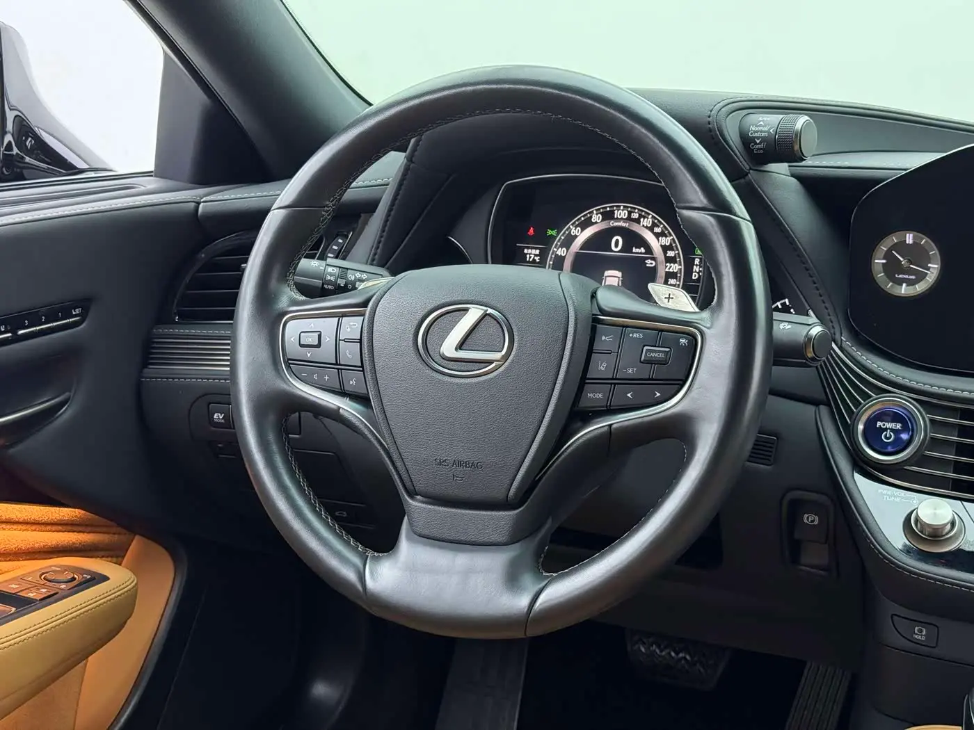 Lexus LS 2022 — Photo 4/14