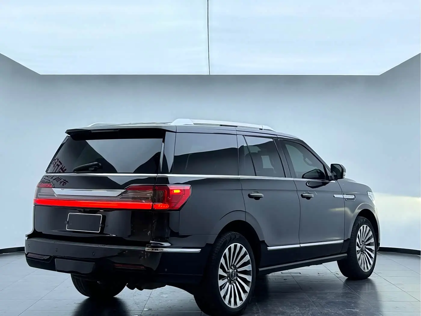 Lincoln Navigator 2021 — Photo 3/9